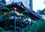 風情のある琴平の街並み。悠久の地で日本庭園に佇む数寄屋造り離れに滞在し、歴史をたどる旅へ